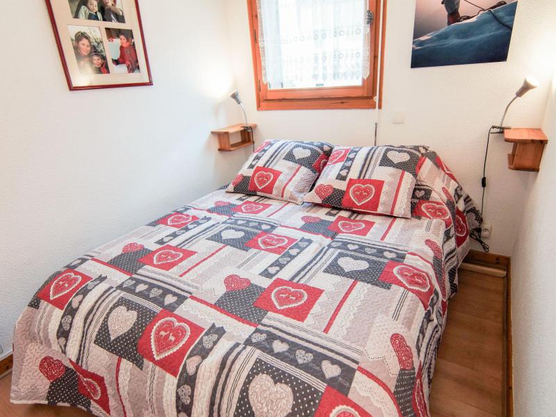 Rent in ski resort 2 room apartment 4 people (5) - L'Espace Montagne - Chamonix - Bedroom