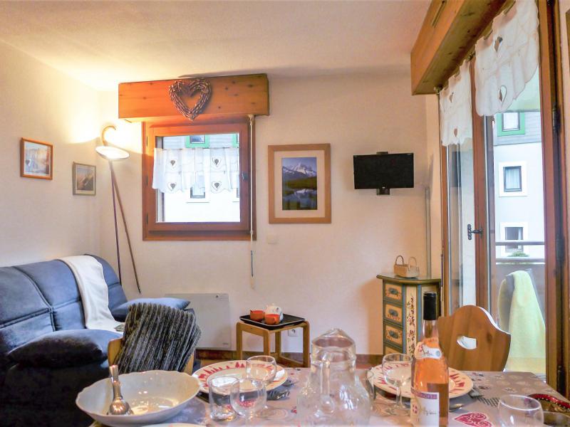 Rent in ski resort 2 room apartment 4 people (5) - L'Espace Montagne - Chamonix - Living room