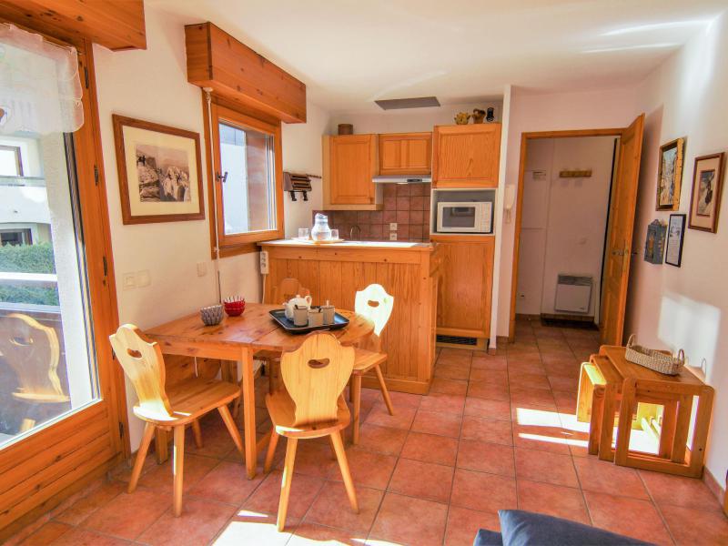 Rent in ski resort 2 room apartment 4 people (5) - L'Espace Montagne - Chamonix - Living room