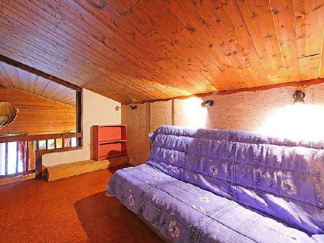 Rent in ski resort 6 room chalet 12 people (1) - L'Piri - Chamonix - Sofa bed