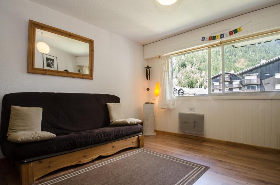 Rent in ski resort Studio sleeping corner 4 people (NAMASTECHX) - La Résidence le Clos du Savoy - Chamonix - Living room