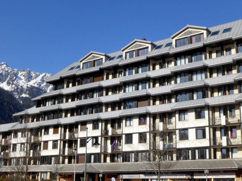 Rent in ski resort Le Chamois Blanc - Chamonix - Winter outside
