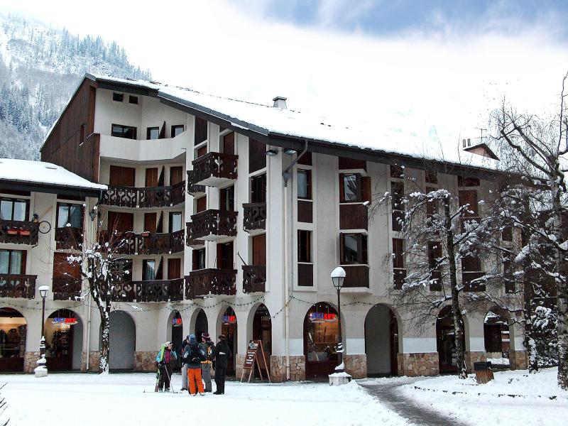 Rent in ski resort Le Triolet - Chamonix - Winter outside