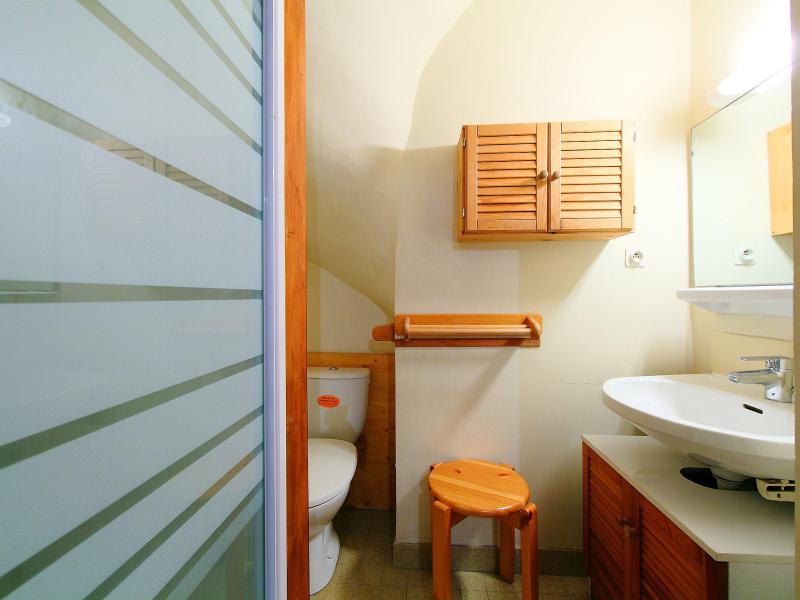 Rent in ski resort 1 room apartment 2 people (1) - Les Périades - Chamonix - Shower