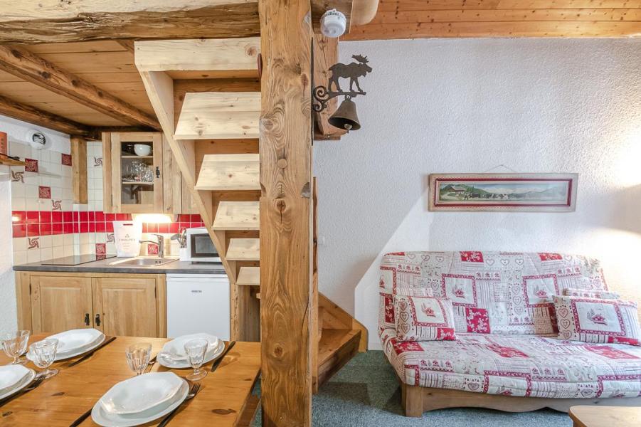 Rent in ski resort Studio mezzanine 4 people (La Poya) - Résidence Bâtiment B - Chamonix - Living room