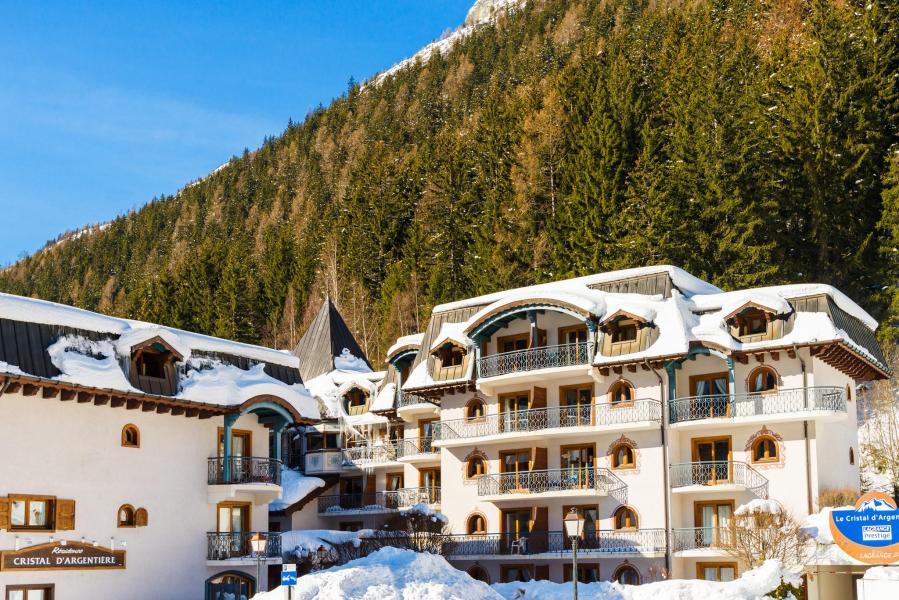 Rent in ski resort Résidence Lagrange le Cristal d'Argentière - Chamonix - Winter outside