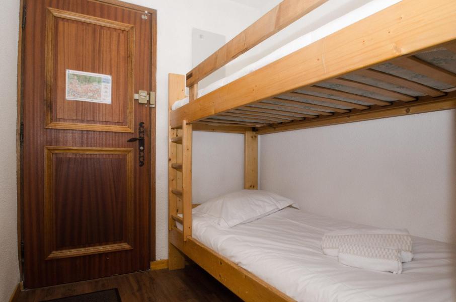 Rent in ski resort Studio sleeping corner 4 people (Mirabel) - Résidence le Clos du Savoy - Chamonix - Bedroom