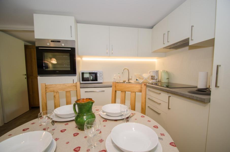 Rent in ski resort 3 room apartment 4 people (LUCIOLE) - Résidence le Fassoret - Chamonix - Kitchen