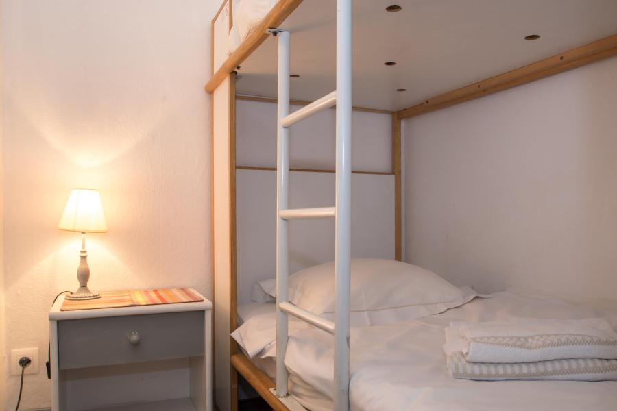 Rent in ski resort 2 room apartment cabin 2-4 people - Résidence le Triolet - Chamonix - Bedroom
