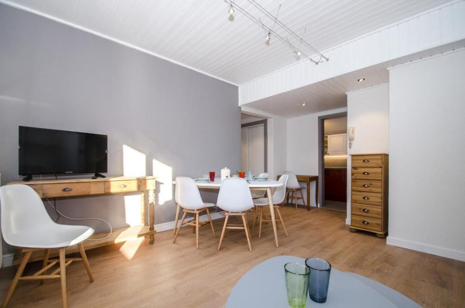 Rent in ski resort 2 room apartment 4 people - Résidence Lyret - Chamonix - Living room