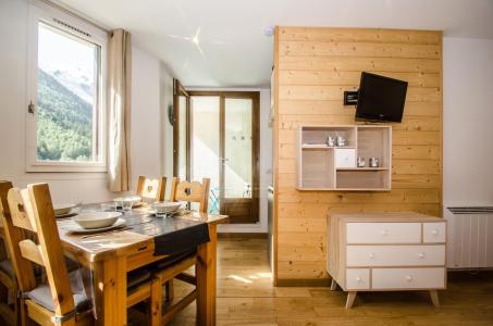 Rent in ski resort 2 room apartment 4 people (ALTITUDE) - Bâtiment E - Chamonix - Living room