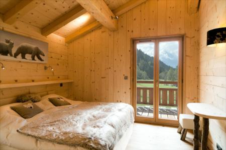 Rent in ski resort 6 room apartment 12 people - Chalet Hévéa - Chamonix - Bedroom