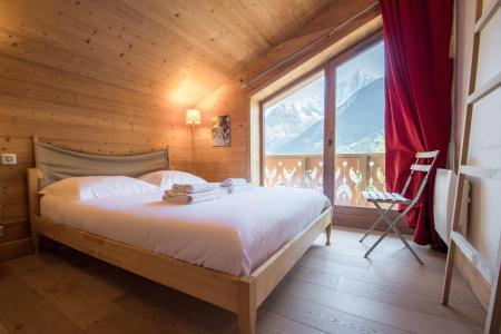 Rent in ski resort 4 room chalet 6 people - Chalet le Panorama - Chamonix - Bedroom