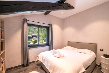 Rent in ski resort 5 room triplex apartment 8 people (ALYSSE) - Chalet le Sorbier - Chamonix - Bedroom