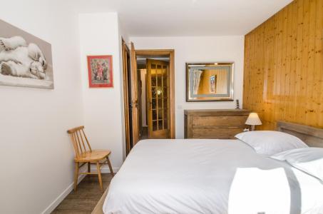 Rent in ski resort 3 room apartment 4 people (Mila) - La Résidence le Clos du Savoy - Chamonix - Bedroom