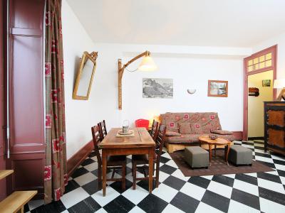 Rent in ski resort 2 room apartment 4 people (3) - Le Majestic - Chamonix - Sofa bed