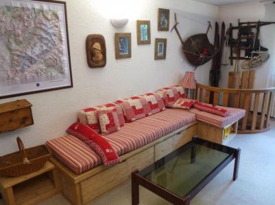 Rent in ski resort 4 room apartment 8 people (7) - Les Chalets de Champraz - Chamonix - Living room