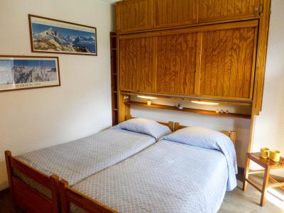 Rent in ski resort 3 room apartment 4 people (5) - Les Jardins du Mont-Blanc - Chamonix - Bedroom