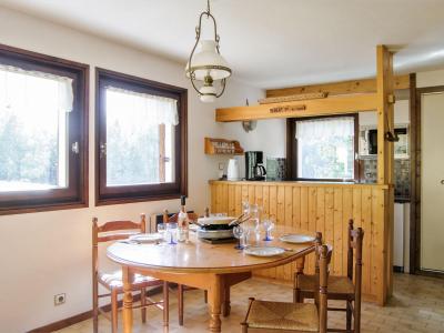 Rent in ski resort 3 room apartment 4 people (2) - Les Pelarnys - Chamonix - Living room