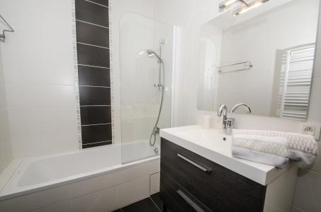 Location au ski Appartement 3 pièces 4 personnes - Maison de Pays Trevougni - Chamonix - Salle de bain