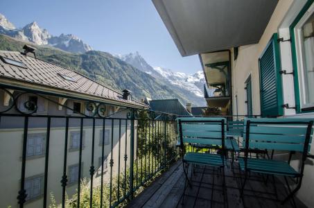 Rent in ski resort 3 room apartment 6 people (AMIJEAN) - Résidence Androsace - Chamonix - Balcony