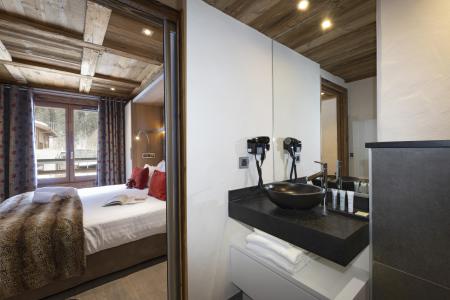 Rent in ski resort Résidence le Cristal de Jade - Chamonix - Master bedroom