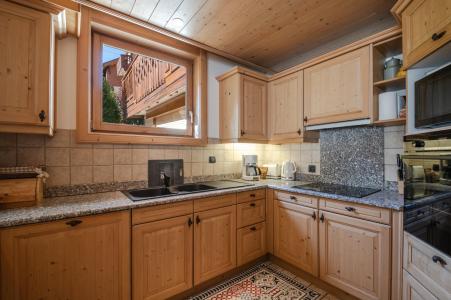 Rent in ski resort 6 room duplex apartment 8-10 people (Kashmir) - Résidence les Chalets du Savoy - Chamonix - Kitchen