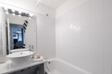 Rent in ski resort 2 room apartment 4 people (Aiguille) - Résidence les Jonquilles - Chamonix - Bathroom
