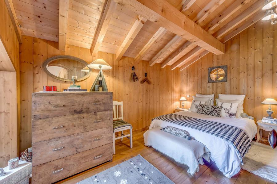 Rent in ski resort 7 room chalet 12 people (CH) - Chalet Alpaga - Champagny-en-Vanoise - Apartment