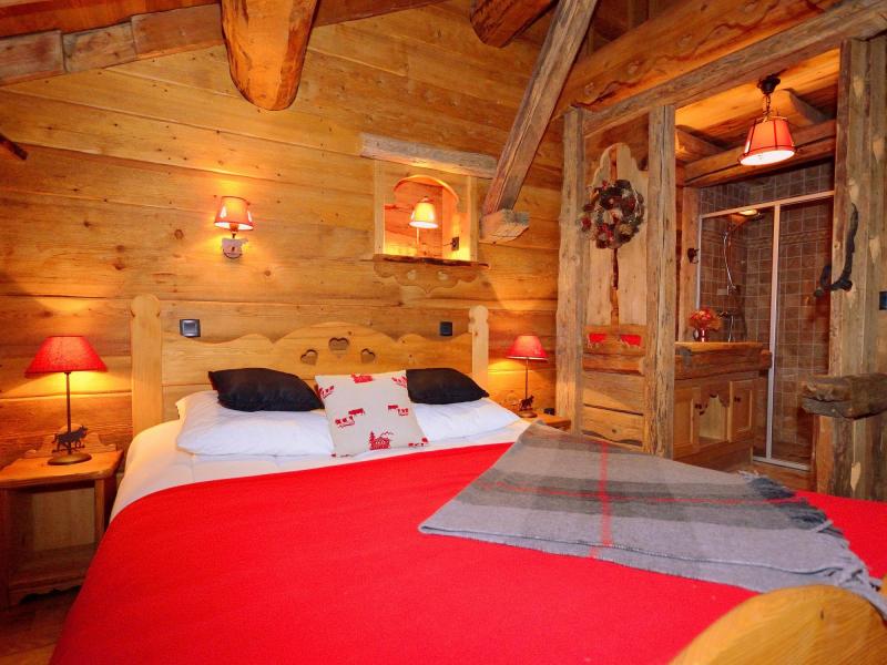 Rent in ski resort Chalet Champagny CPV01 - Champagny-en-Vanoise - Bedroom
