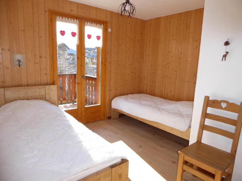 Rent in ski resort 4 room apartment 8 people (1) - Chalet Cristal - Champagny-en-Vanoise - Bedroom