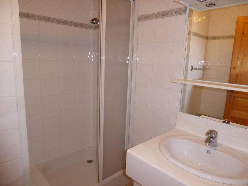 Rent in ski resort 4 room apartment 8 people (1) - Chalet Cristal - Champagny-en-Vanoise - Shower