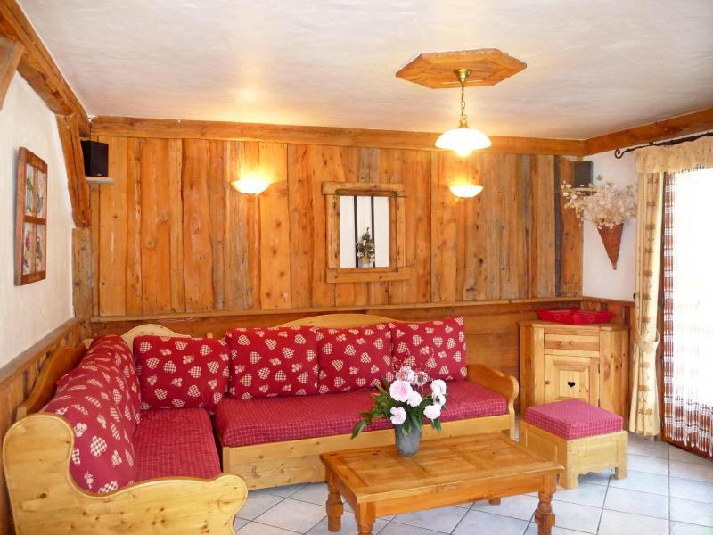 Rent in ski resort Chalet de la Côte - Champagny-en-Vanoise - Living room