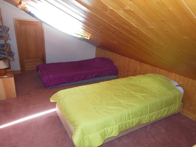 Rent in ski resort 6 room apartment 10 people (CH) - Chalet les Soldanelles - Champagny-en-Vanoise - Bedroom