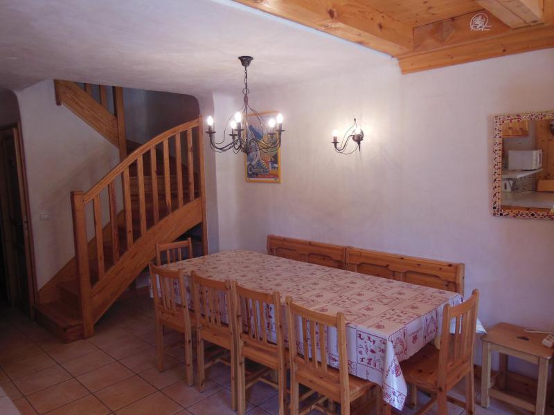 Rent in ski resort 6 room apartment 10 people (CH) - Chalet les Soldanelles - Champagny-en-Vanoise - Table