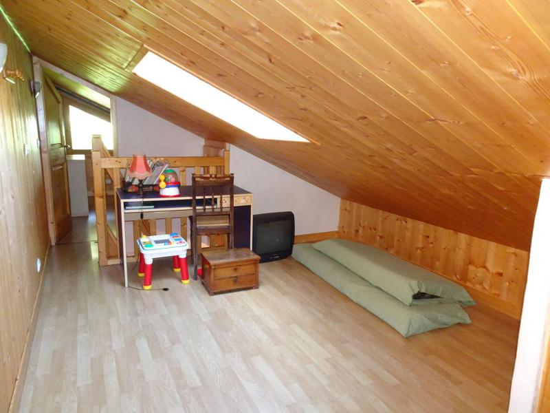 Soggiorno sugli sci Appartamento su 3 piani 6 stanze per 12 persone - Chalet Soldanelles - Champagny-en-Vanoise - Mezzanino mansardato (-1.80 m)
