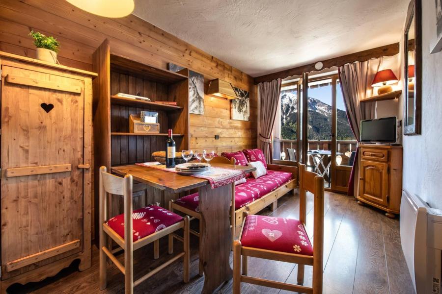 Rent in ski resort Résidence Club Alpina - Champagny-en-Vanoise - Dining area