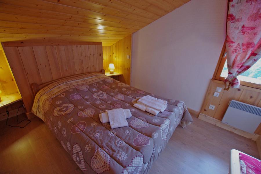 Rent in ski resort 6 room triplex apartment 12 people (002CH) - Résidence l'Echayer - Champagny-en-Vanoise - Double bed