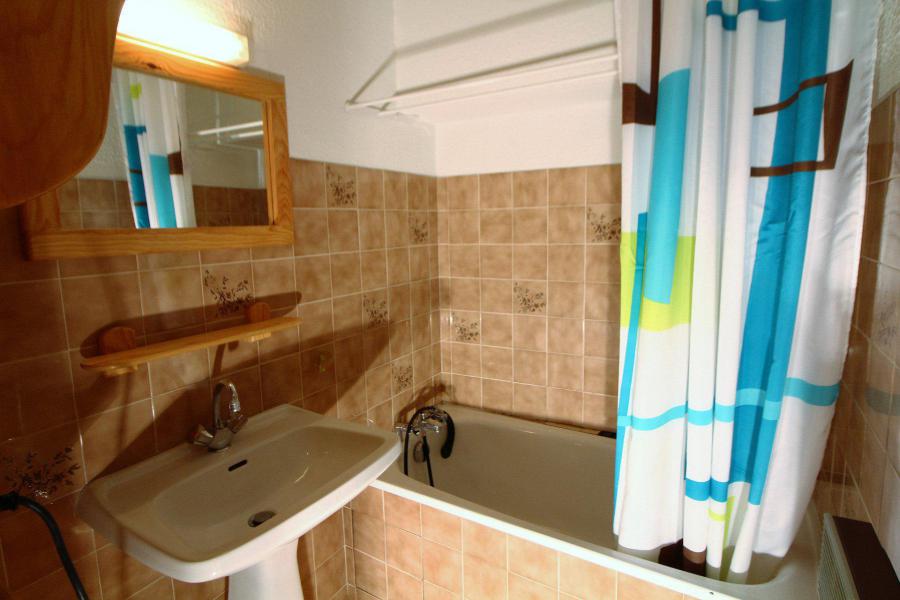 Rent in ski resort 2 room apartment sleeping corner 5 people (005CL) - Résidence le Centre - Champagny-en-Vanoise - Bath-tub