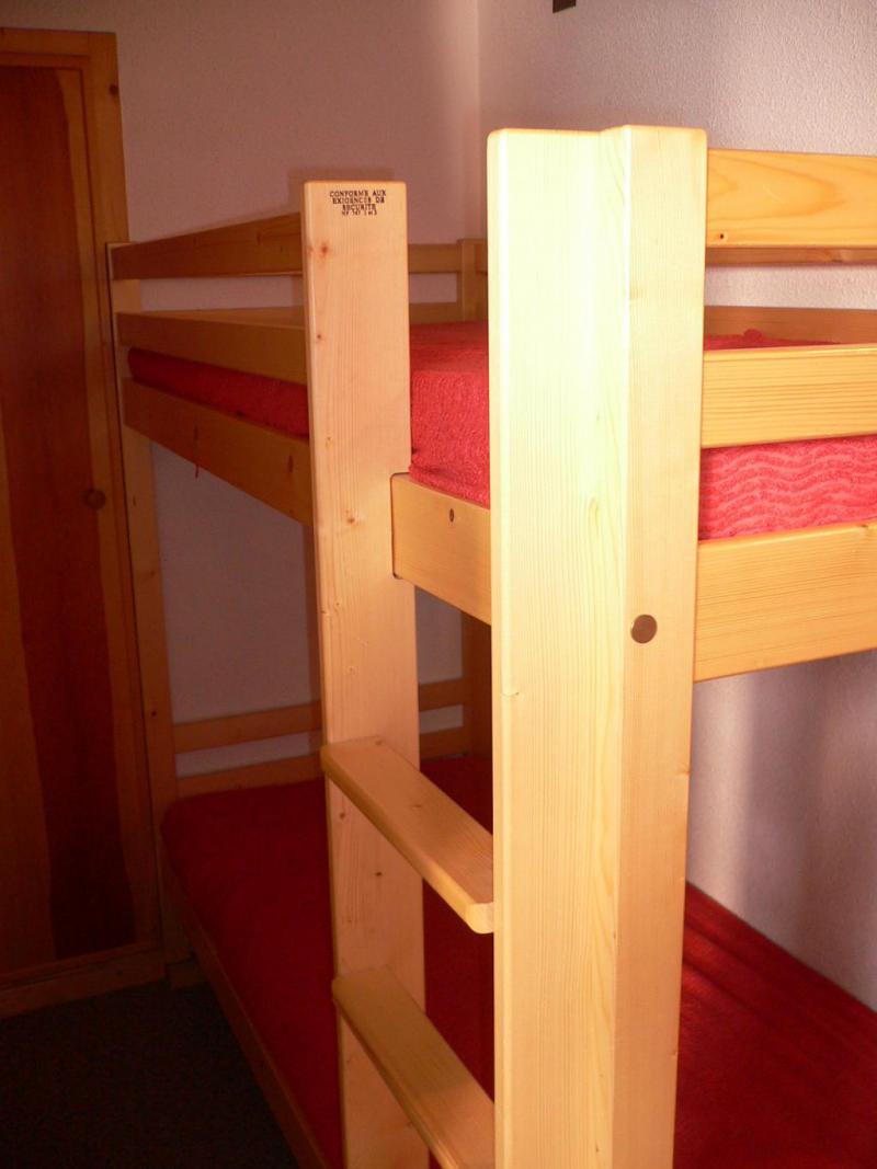 Rent in ski resort Studio sleeping corner 4 people (037CL) - Résidence le Centre - Champagny-en-Vanoise - Bunk beds