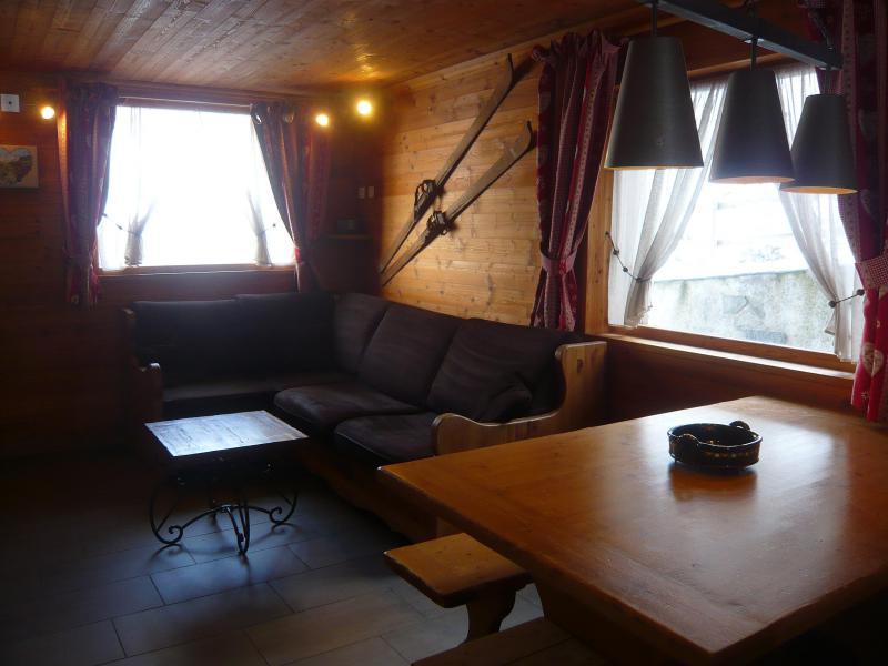 Rent in ski resort 3 room chalet 7 people - Résidence les Edelweiss - Champagny-en-Vanoise - Table