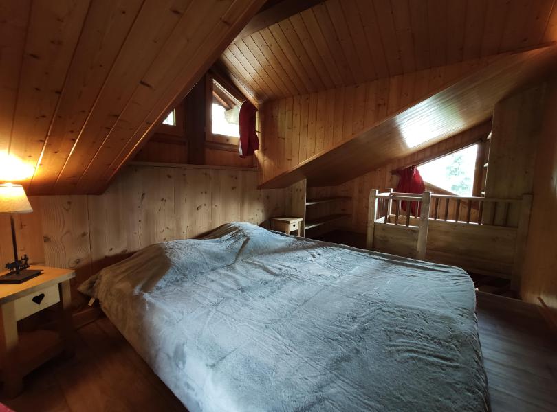Alquiler al esquí Estudio mezzanine para 4 personas - Résidence les Edelweiss - Champagny-en-Vanoise - Habitación abuhardillada