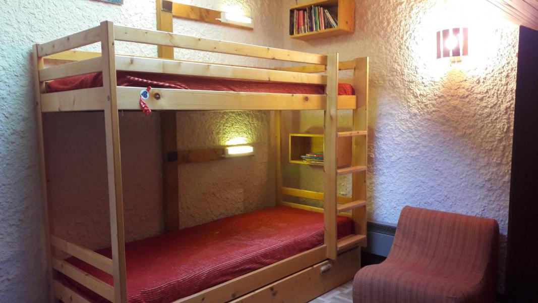 Rent in ski resort 3 room duplex apartment 6 people (006CL) - Résidence les Primevères - Champagny-en-Vanoise - Bunk beds