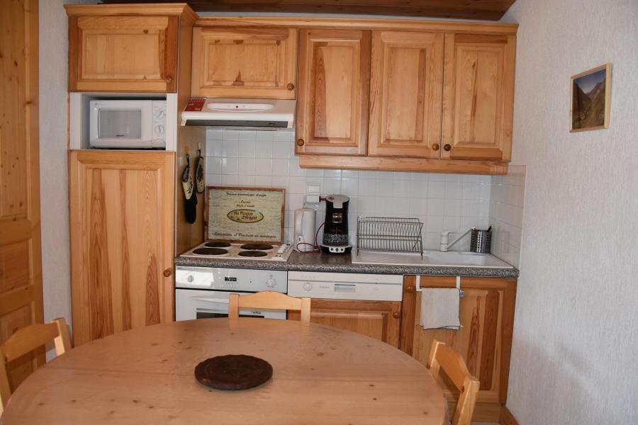 Rent in ski resort 3 room apartment 4 people (19) - Résidence Tour du Merle - Champagny-en-Vanoise - Kitchen