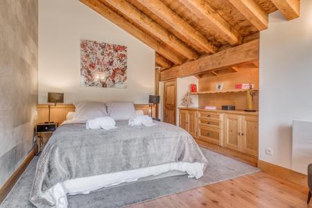 Rent in ski resort 7 room triplex chalet 10-12 people (CH) - Chalet Alideale - Champagny-en-Vanoise - Bedroom