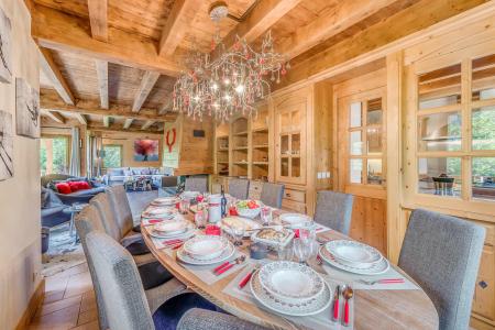 Rent in ski resort 7 room triplex chalet 10-12 people (CH) - Chalet Alideale - Champagny-en-Vanoise - Dining area