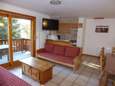 Rent in ski resort 4 room apartment 8 people (2) - Chalet Cristal - Champagny-en-Vanoise - Living room