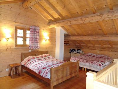 Rent in ski resort 2 room duplex chalet 8 people - Chalet la Ravière - Champagny-en-Vanoise - Bedroom