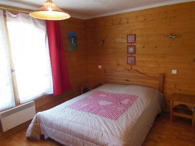 Rent in ski resort 6 room apartment 10 people (CH) - Chalet les Soldanelles - Champagny-en-Vanoise - Bedroom