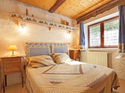 Rent in ski resort Chalet Vieux Moulin - Champagny-en-Vanoise - Bedroom